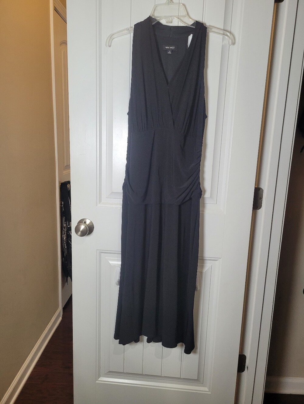 Nine West Black Sleeveless V-Neck Maxi Dress. Size 12